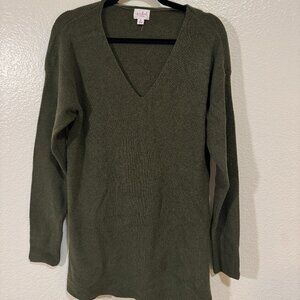 Ingrid & Isabel Maternity Essential V-Neck Sweater | Size M